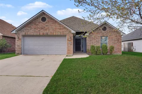 3212 Grand Lake Dr, Bossier City, LA 71111