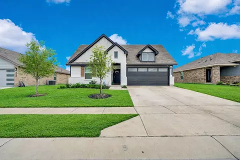 1520 Forest Park Dr, Alvarado, TX 76009