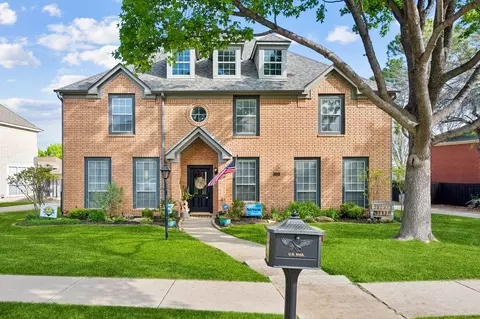 824 Lochmoor Ln, Highland Village, TX 75077