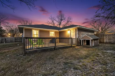 604 S Maxey St, Sherman, TX 75090