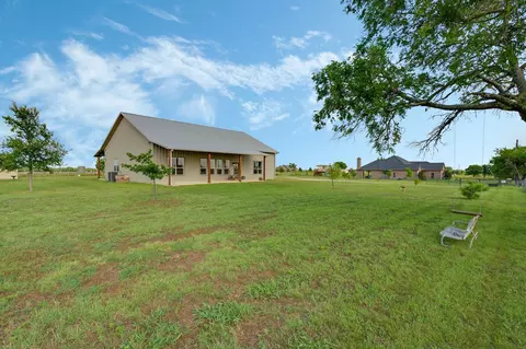 5050 Helton Rd, Justin, TX 76247