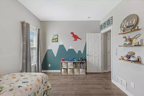 Bedroom - 102 E Willow St, Sanger, TX 76266 photo 6 of 6