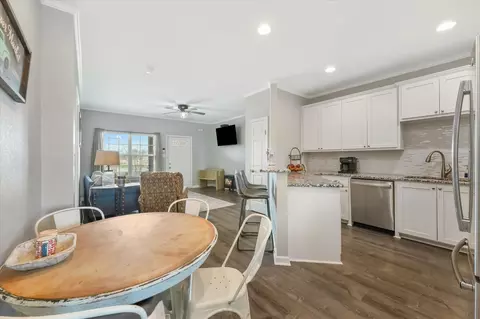 Dining - 102 E Willow St, Sanger, TX 76266 photo 1 of 1