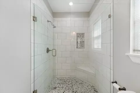 Bath - 102 E Willow St, Sanger, TX 76266 photo 1 of 3