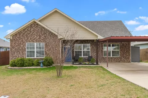 102 E Willow St, Sanger, TX 76266