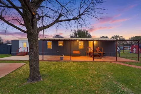 115 Saddle Horn Dr, Hewitt, TX 76643