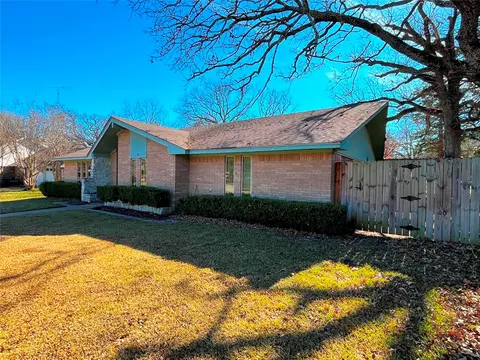 15 Post Oak Trl, Greenville, TX 75402