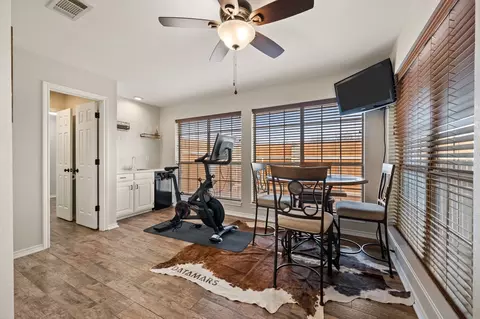 139 Runaway Bay Dr, Runaway Bay, TX 76426