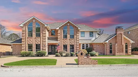 3335 Shellbrook Ct, Arlington, TX 76016