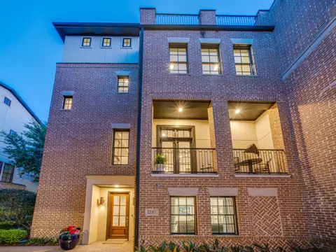 2147 Minehampton Ln, Dallas, TX 75201