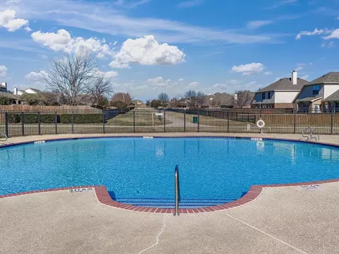Exterior - 452 Falling Star Dr, Haslet, TX 76052 photo 6 of 8