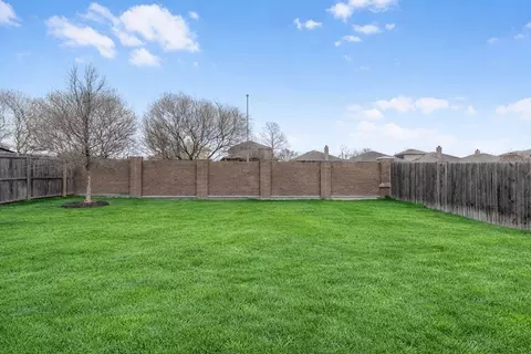 Exterior - 452 Falling Star Dr, Haslet, TX 76052 photo 2 of 8