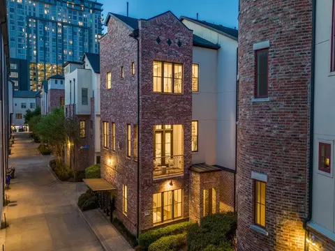 2114 Aylesport Dr, Dallas, TX 75201