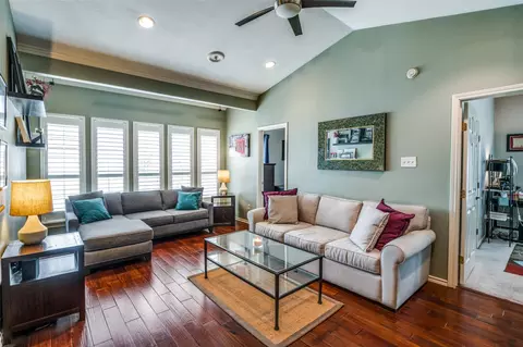 4104 N Hall St #330, Dallas, TX 75219