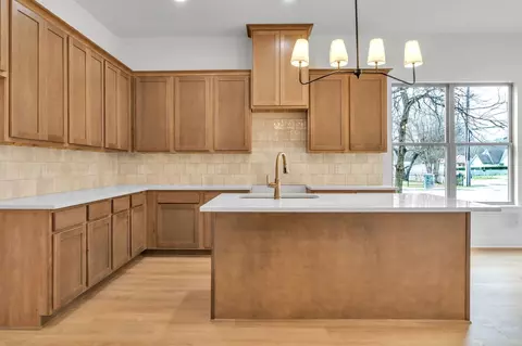 1032 Holcomb Rd, Dallas, TX 75217
