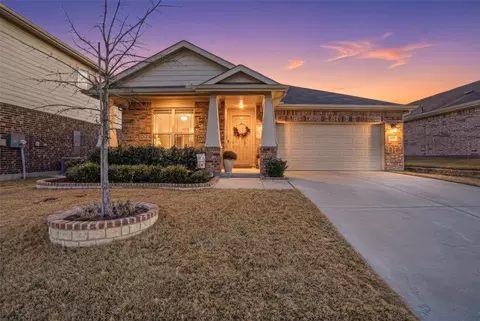 10909 Golden Barrel Ct, Fort Worth, TX 76108