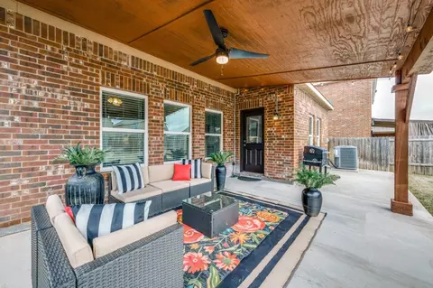 120 Aaron St, Anna, TX 75409