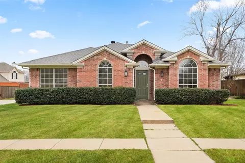 1110 Wake Forest Dr, Lewisville, TX 75077