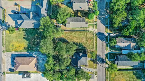 714 N Walnut St, Sherman, TX 75090
