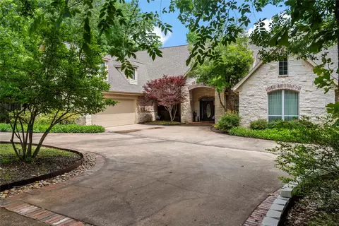 571 Hidden Lake Dr, Powderly, TX 75473
