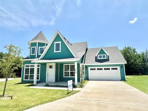 1356 Orange Blossom Ct, Gainesville, TX 76240