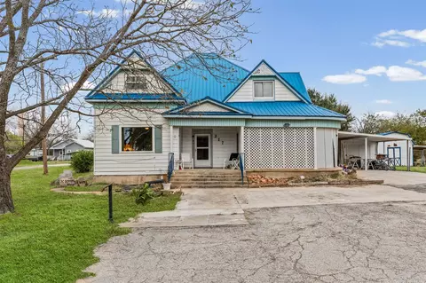 217 N 5th St, Lott, TX 76656