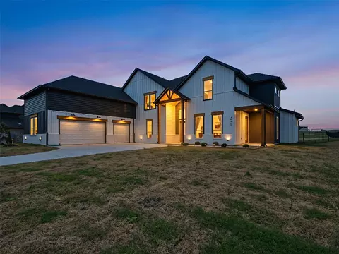 308 Ryker Ln, Gunter, TX 75058