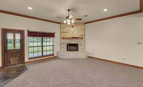 Living - 1609 Southern Vw, Lorena, TX 76655 photo 2 of 4