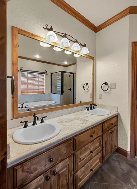 Bath - 1609 Southern Vw, Lorena, TX 76655 photo 1 of 5