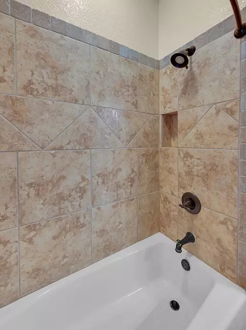 Bath - 1609 Southern Vw, Lorena, TX 76655 photo 5 of 5