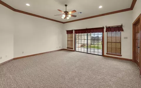 Living - 1609 Southern Vw, Lorena, TX 76655 photo 3 of 4