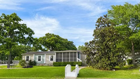 10165 Northlake Cir, Kemp, TX 75143