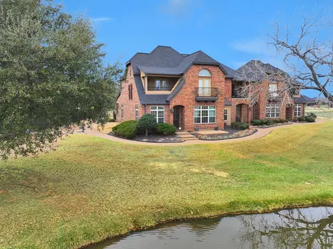 2200 Herons Nest Dr, Granbury, TX 76048