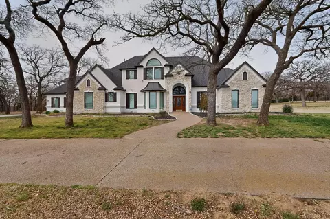 531 E Hickory Ridge Cir, Argyle, TX 76226