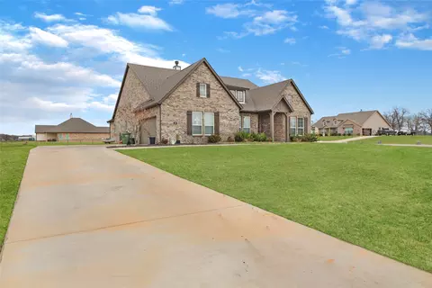Exterior - 189 Chester Rd, Springtown, TX 76082 photo 2 of 5