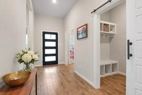 Entry Way - 189 Chester Rd, Springtown, TX 76082 photo 1 of 3