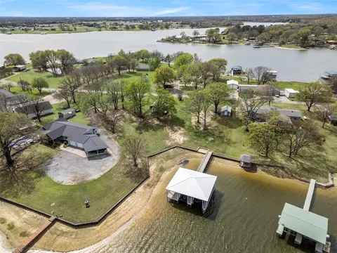 2109 Beavers Pt, Bonham, TX 75418