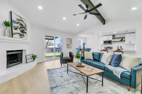 6221 Maple Springs Dr, Arlington, TX 76001
