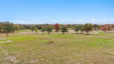 302 Perkins, Poolville, TX 76487