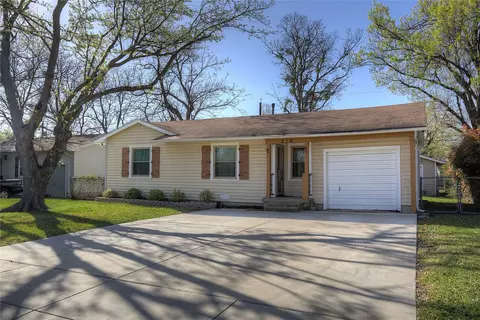 210 E Daugherty Dr, Garland, TX 75041