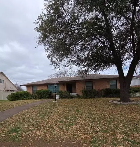 2214 Trinidad Dr, Dallas, TX 75232