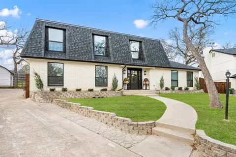 905 Brestol Ct W, Bedford, TX 76021