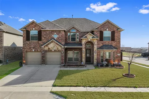 1300 Ghost Flower Dr, Fort Worth, TX 76177