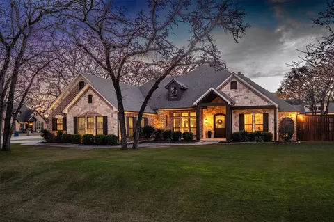 101 Live Oak Dr, Krugerville, TX 76227