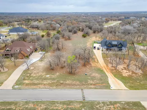 720 S Sugartree Dr, Lipan, TX 76462