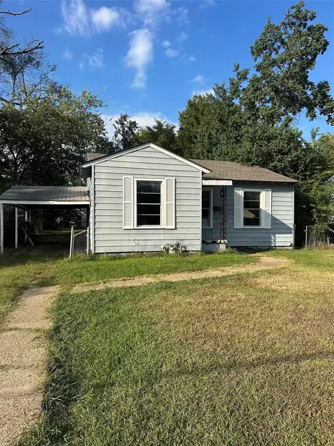 717 W 75th St, Shreveport, LA 71106