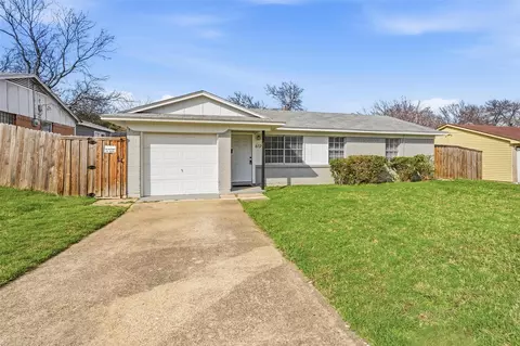 6129 Singing Hills Dr, Dallas, TX 75241