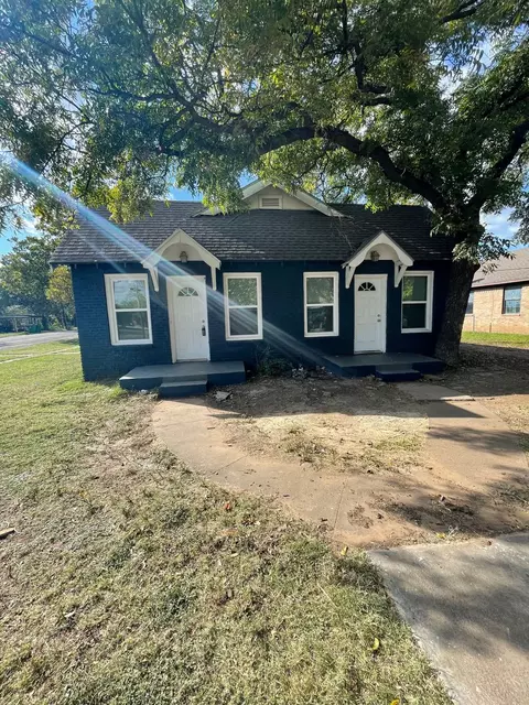 516 S Nueces, Coleman, TX 76834