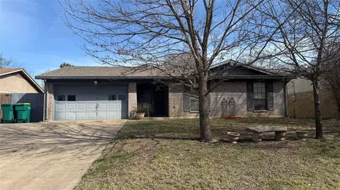 1315 Saturn Dr, Cedar Hill, TX 75104