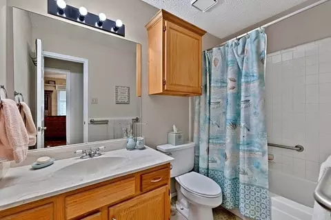 Bath - 504 Anthony Dr, Euless, TX 76039 photo 4 of 4